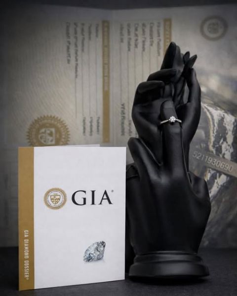 GIA 30分 鑽戒