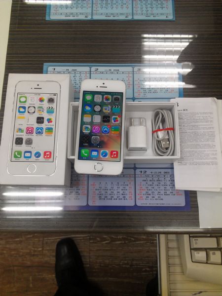 2013年 蘋果 I PHONE 5S 銀色 16G 9成9新